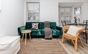 Seagrass Henley - 2 Bed Entire Serviced Apartment