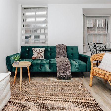 Seagrass Henley - 2 Bed Entire Serviced Apartment Exterior photo