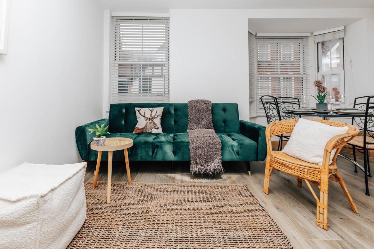Seagrass Henley - 2 Bed Entire Serviced Apartment Exterior photo