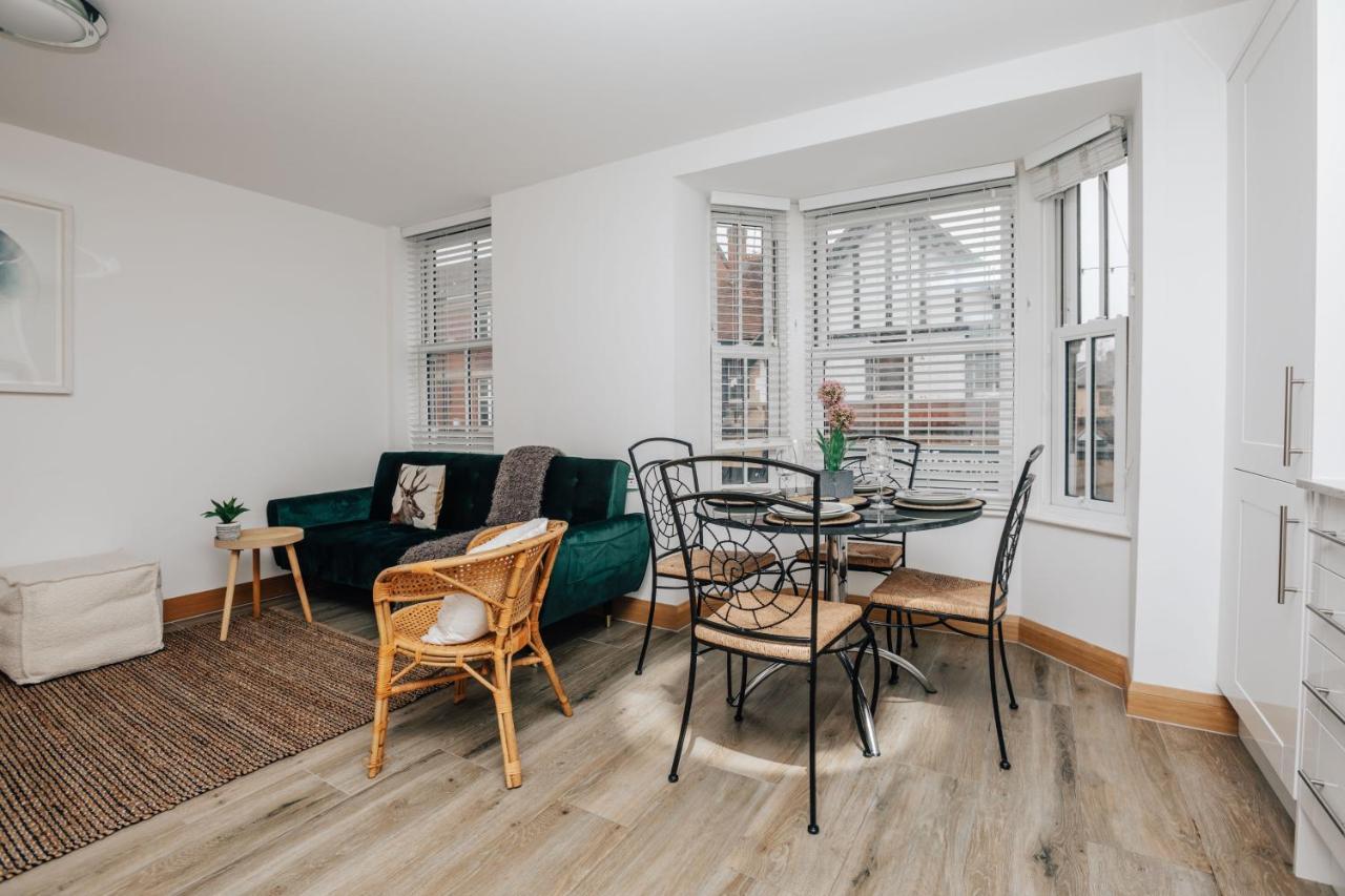 Seagrass Henley - 2 Bed Entire Serviced Apartment Exterior photo